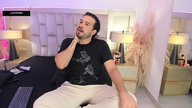 AdrianSith online show from April 27, 9:42 pm