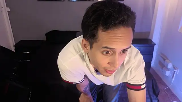 Zack isback online show from April 29, 9:32 pm