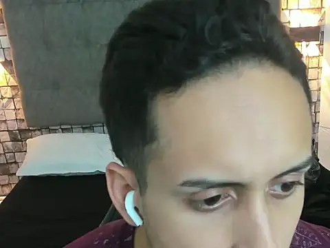 Zack isback online show from April 15, 7:58 pm