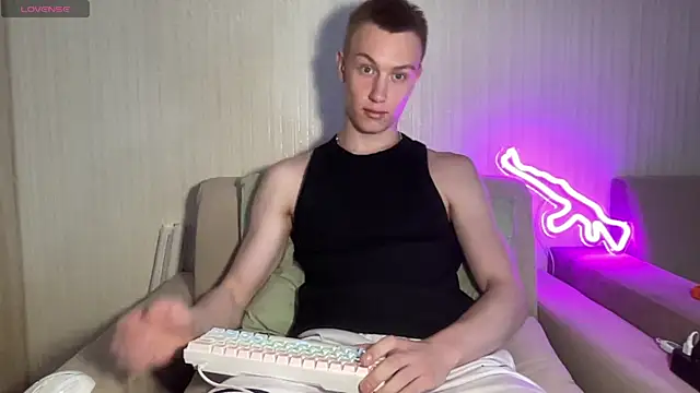 Travis Gracile online show from June 5, 8:20 am