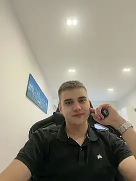 WARDEN w online show from April 26, 3:31 pm