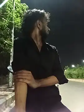itsmemadhu2019 online show from May 15, 9:23 pm
