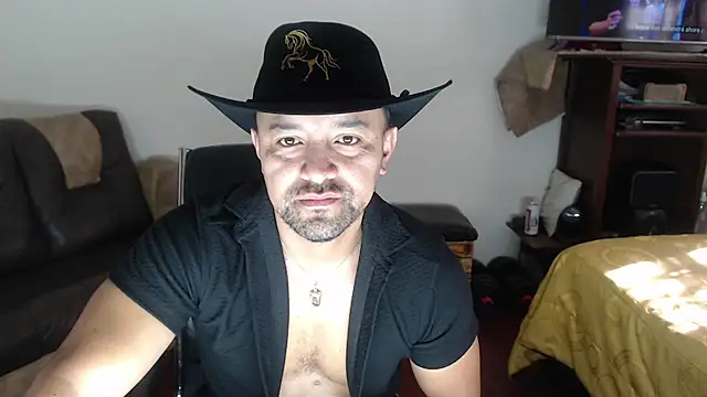 AlejoMoretti online show from May 8, 1:11 pm