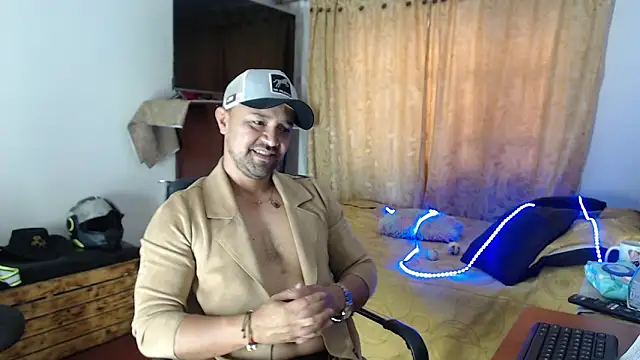AlejoMoretti online show from May 14, 4:27 pm