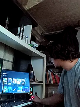 Ale94xxx online show from April 14, 4:39 pm