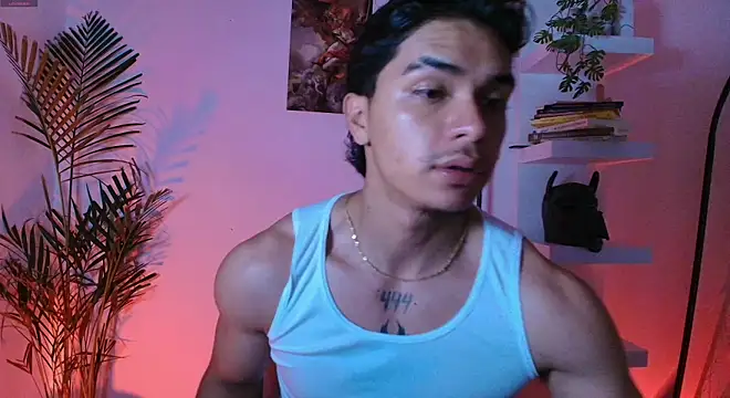 andyypalmer  online show from June 18, 5:42 am