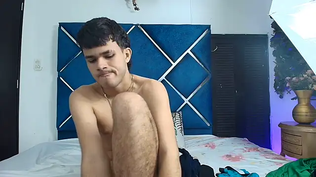 EdwinBoys online show from June 16, 2:52 pm