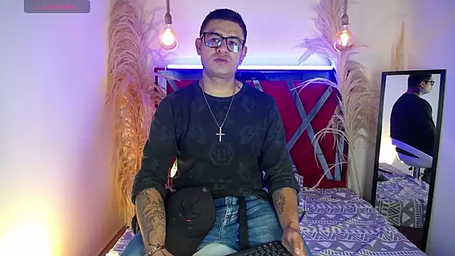 Nickk 21  online show from May 9, 1:34 pm