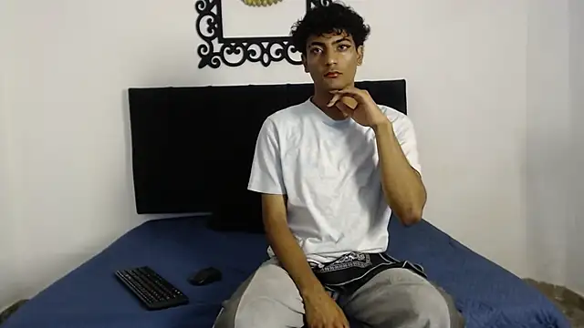 SinBoy  online show from April 27, 11:29 am