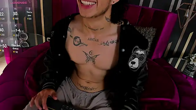 JayTaylorr online show from April 29, 5:30 pm