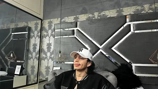 JayTaylorr online show from April 27, 11:29 am