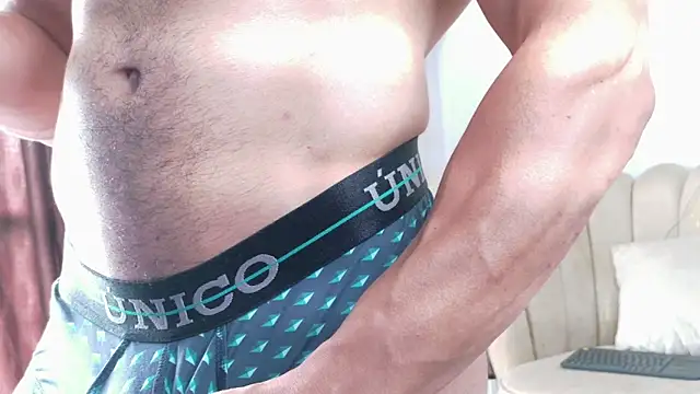 Aroon connor1 online show from April 19, 6:10 pm