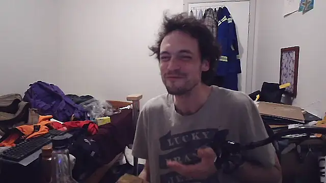 JohnnyMoves online show from May 8, 3:40 am