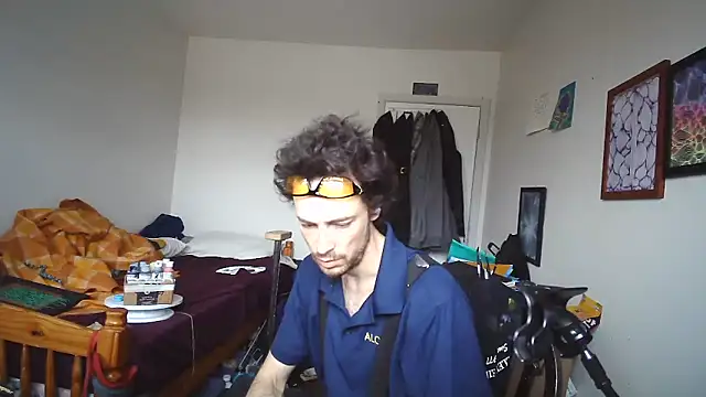 JohnnyMoves online show from May 12, 8:28 pm