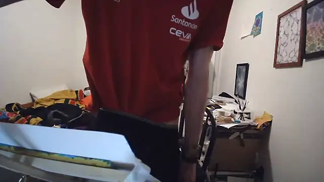 JohnnyMoves online show from May 25, 1:34 am