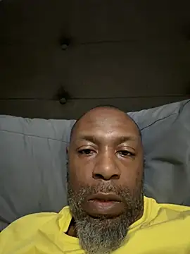 LoVEiSMor online show from April 16, 8:14 am