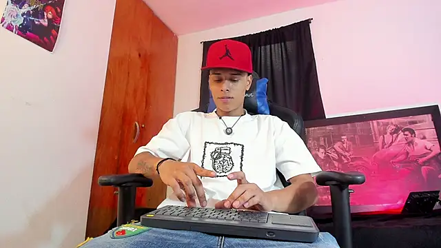 alessandroferrer online show from June 8, 8:32 pm