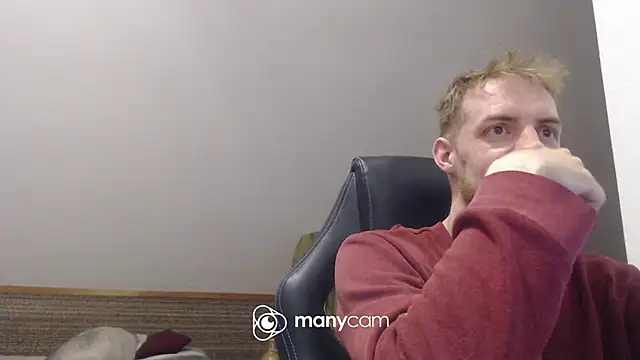 Snapshot of Milkyman7 chatting on October 31, 10:02 pm Milkyman7 online show from October 31, 10:02 pm