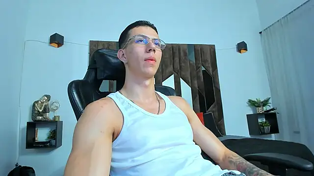 OliverThompsonJS online show from June 5, 6:07 am