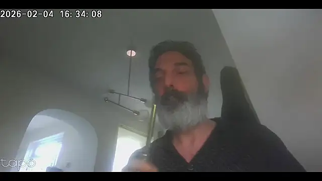 Reza 3hands of  online show from February 4, 4:35 pm