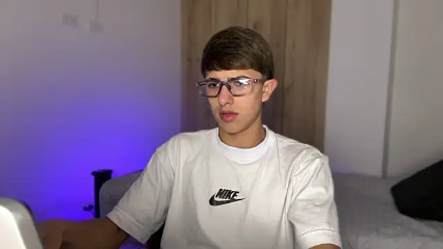 Snapshot of LIAM_CARTER1 chatting on May 5, 11:27 pm LIAM CARTER1 online show from May 5, 11:27 pm
