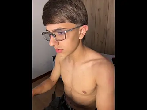 Snapshot of LIAM_CARTER1 chatting on April 29, 8:59 pm LIAM CARTER1 online show from April 29, 8:59 pm