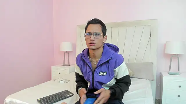 Damian Garciaa online show from May 8, 3:07 am