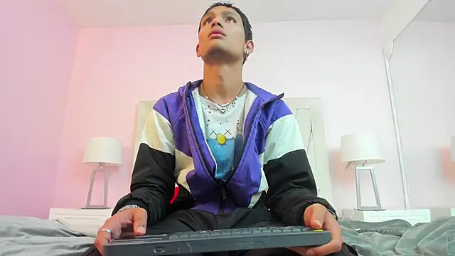 Damian Garciaa online show from May 12, 3:04 am