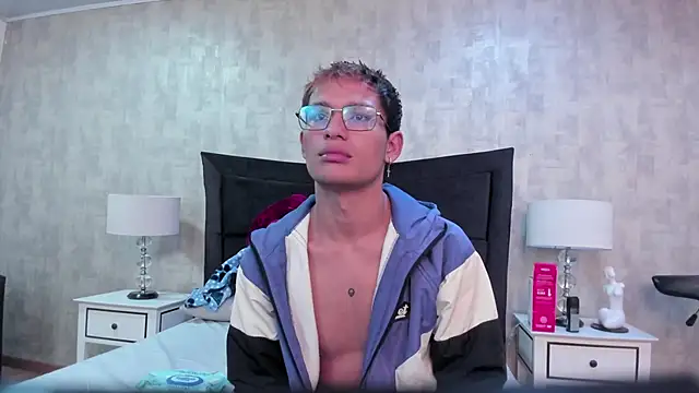 Damian Garciaa online show from April 28, 11:37 am