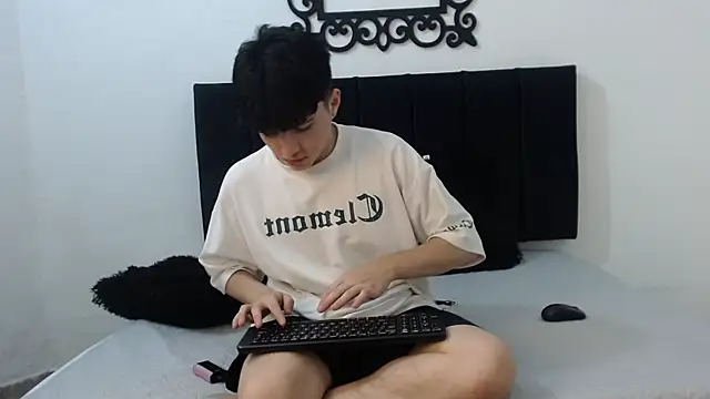 LunayDream online show from May 12, 4:15 pm
