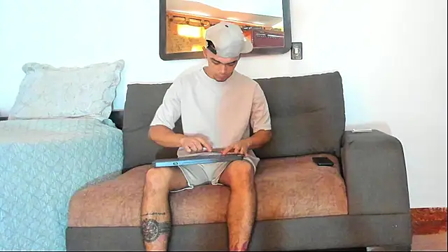 Teo Rave online show from May 5, 6:41 pm