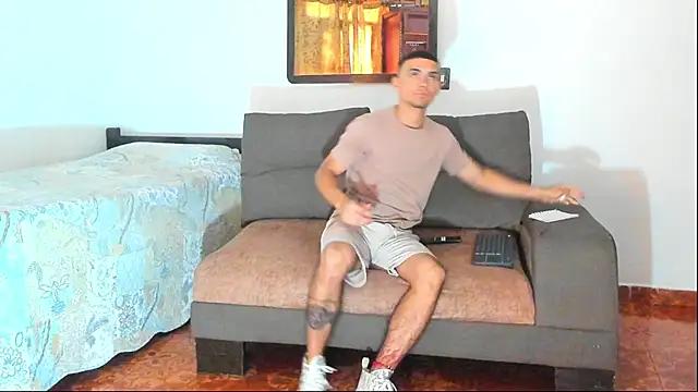 Teo Rave online show from May 4, 5:26 pm