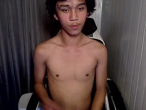 urnaughty paul online show from May 13, 12:13 pm