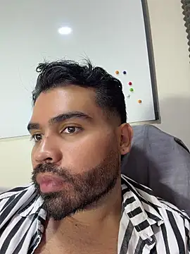 LucaLaurent online show from May 2, 11:29 pm