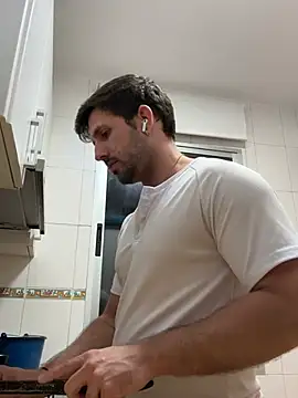 MathiasBellucci online show from April 23, 9:06 pm