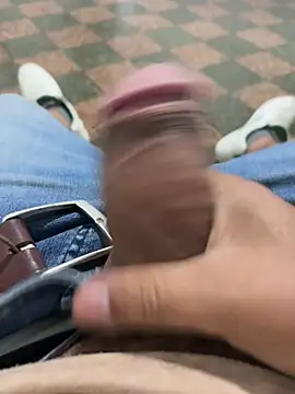 juliomfar69 online show from April 28, 2:38 am