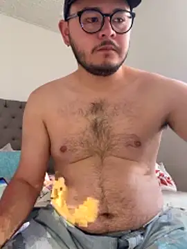 SubBoy bear online show from May 1, 12:30 pm