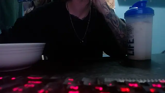 elprivado98 online show from April 29, 10:49 pm