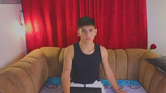 josethariaz25 online show from June 11, 11:19 am