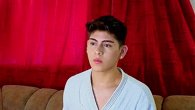 josethariaz25 online show from April 23, 3:58 pm
