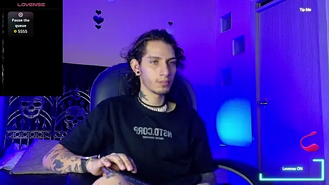 Vergil Noir  online show from June 12, 3:38 am