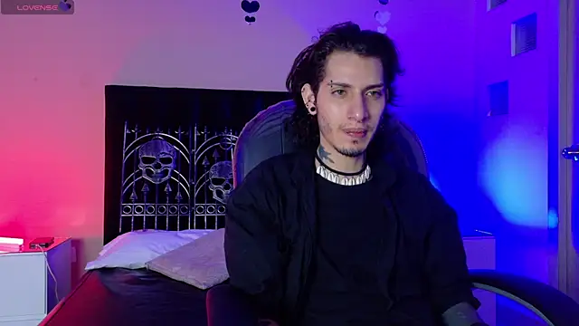 Vergil Noir  online show from June 14, 4:47 am