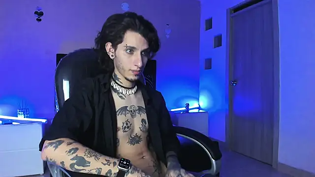 Vergil Noir  online show from April 23, 5:45 am