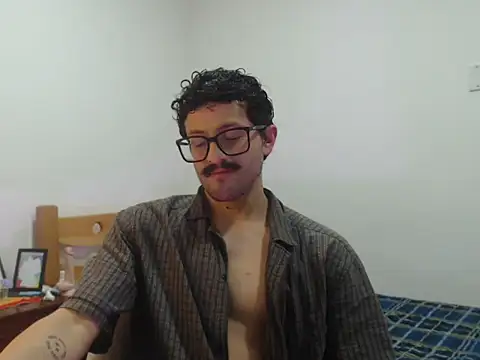 CuriousTomX online show from May 20, 11:22 pm