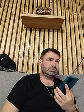 yuyukyler online show from May 11, 6:05 pm