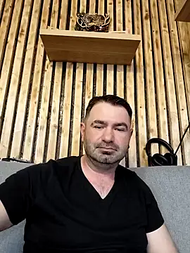 yuyukyler online show from April 24, 3:47 pm
