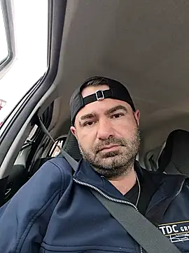yuyukyler online show from May 4, 2:19 pm