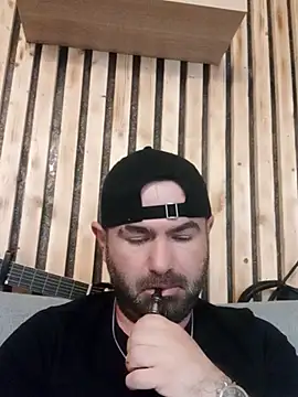 yuyukyler online show from May 5, 3:14 pm