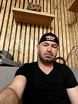 yuyukyler online show from April 28, 2:49 am
