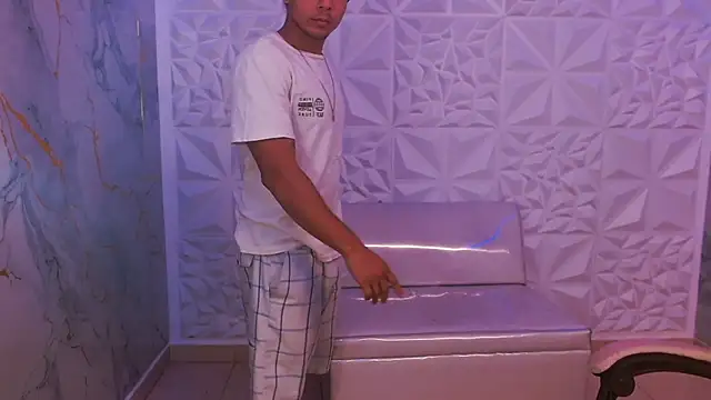 jbarto  online show from May 6, 3:29 am